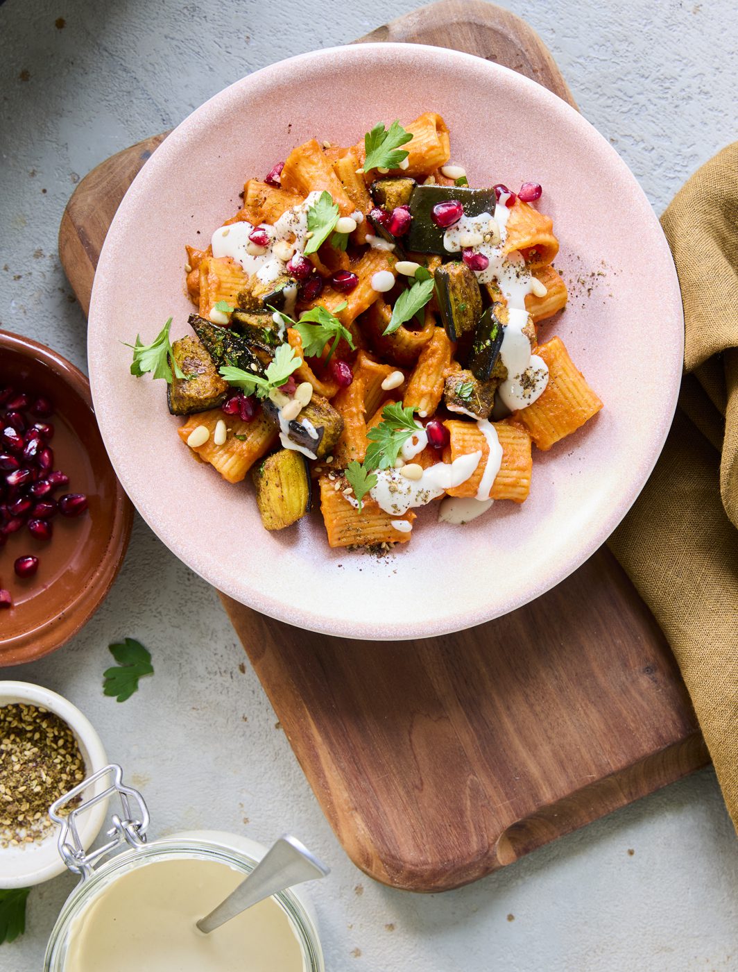 Midden-Oosterse pasta met geroosterde aubergine